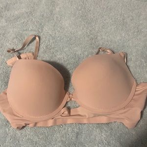 Beautiful, sexy and super comfortable woman bra.